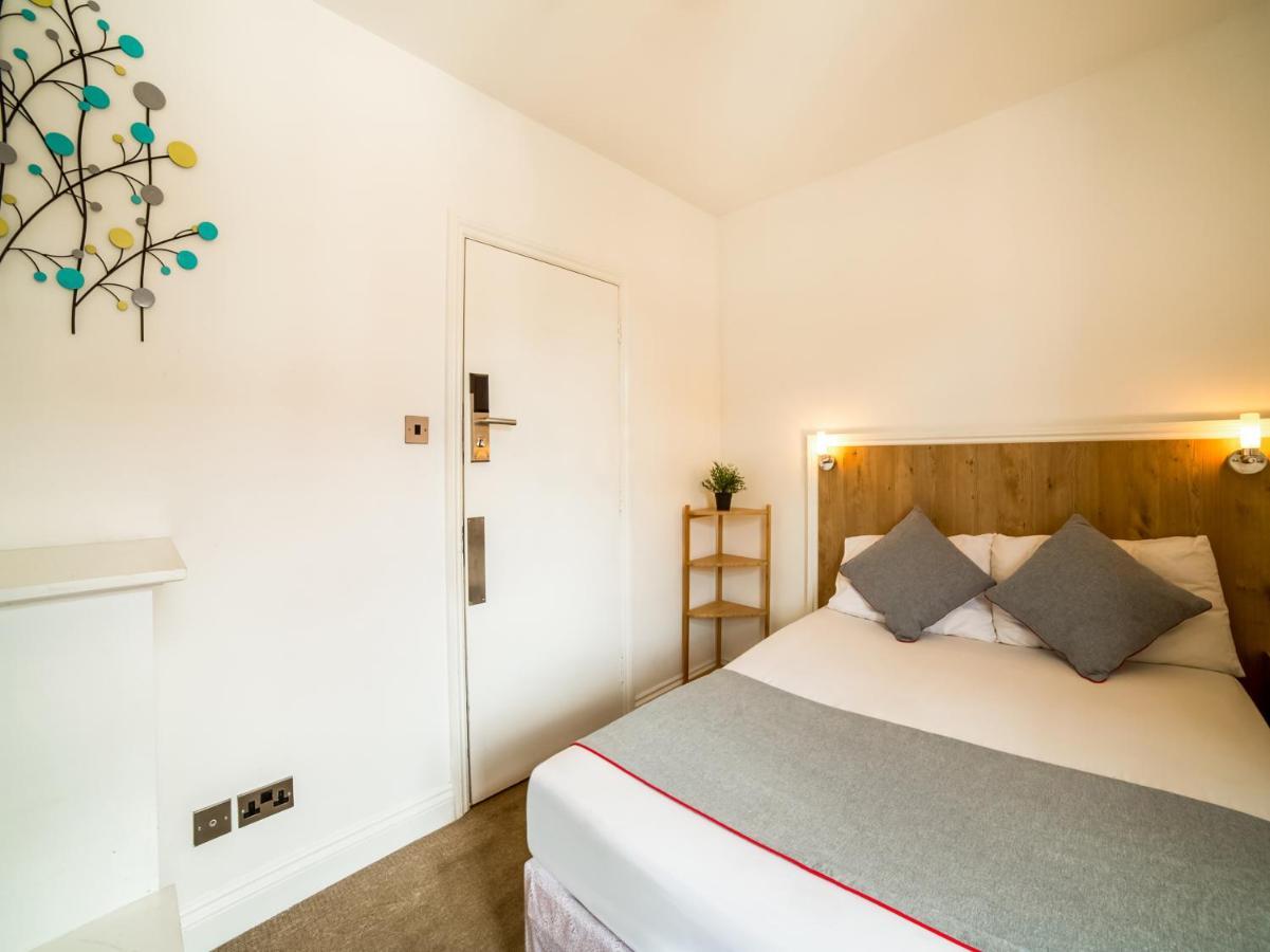 Oyo Tamtam Acton Hotel London Exterior foto