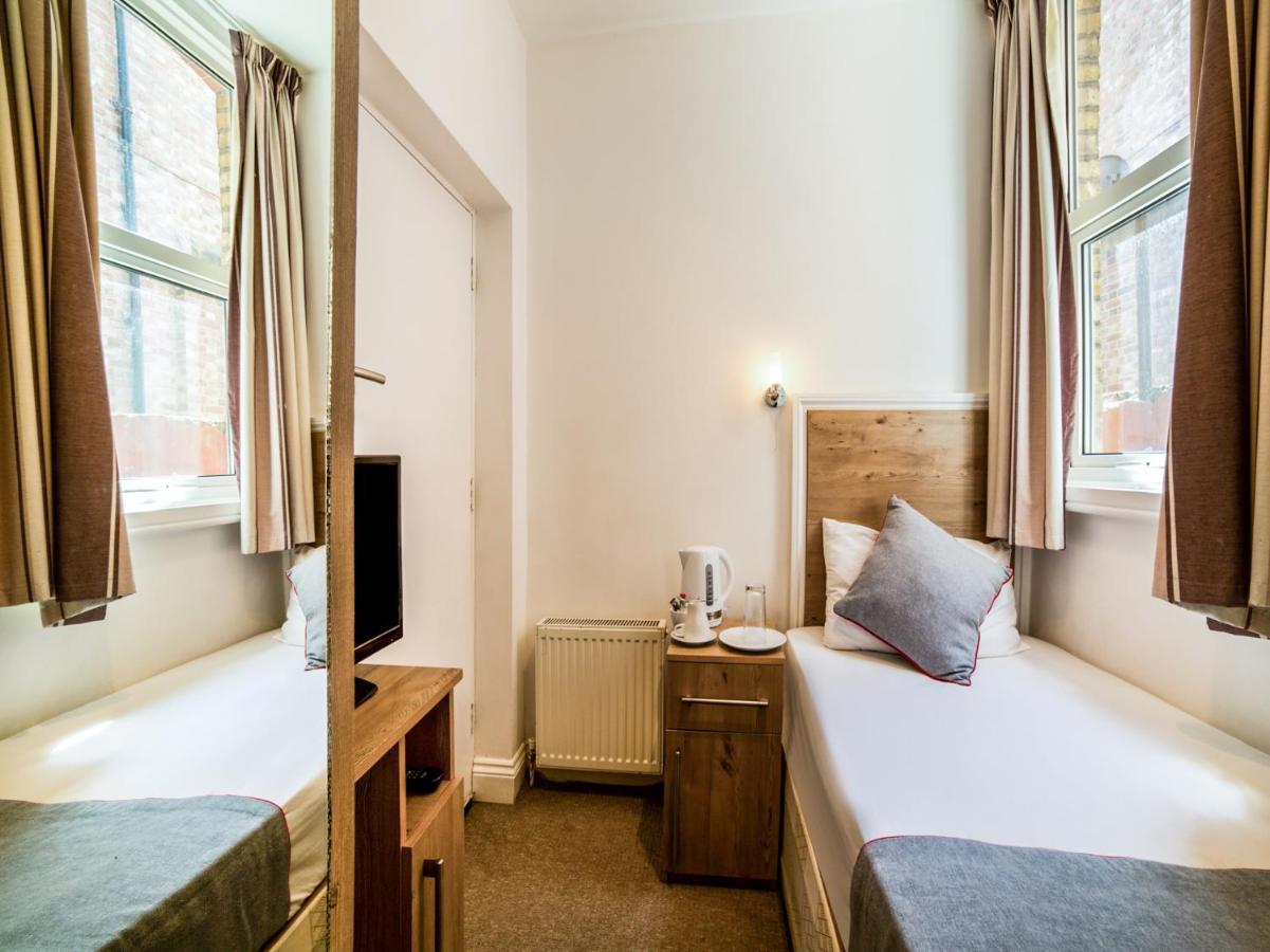 Oyo Tamtam Acton Hotel London Exterior foto