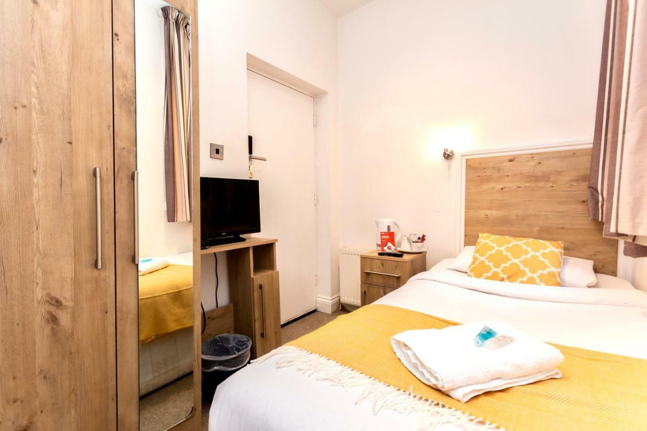 Oyo Tamtam Acton Hotel London Exterior foto