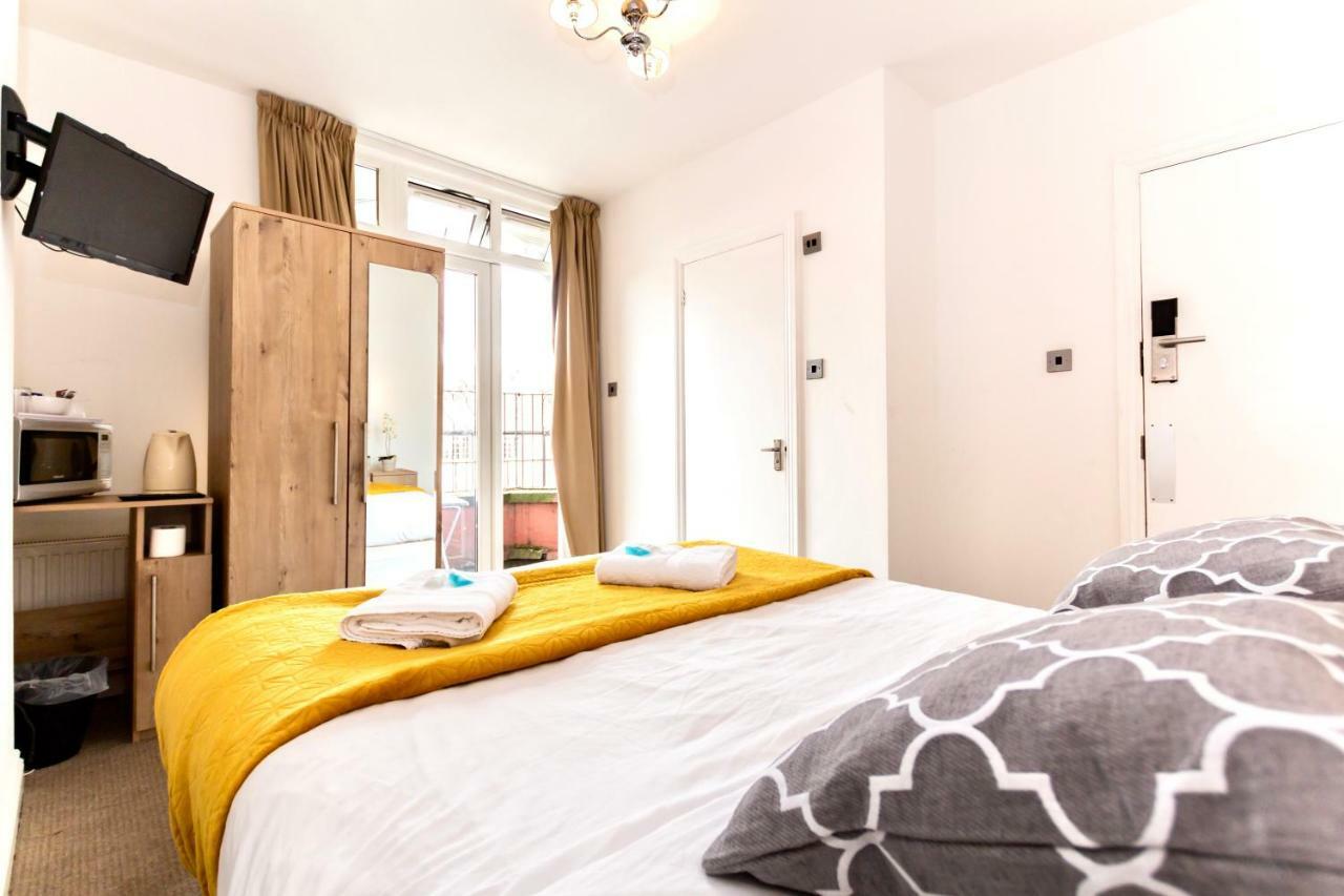 Oyo Tamtam Acton Hotel London Exterior foto