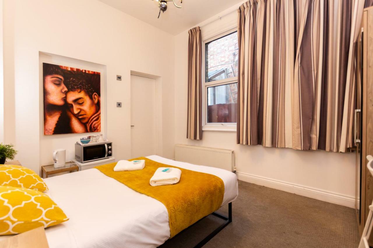 Oyo Tamtam Acton Hotel London Exterior foto
