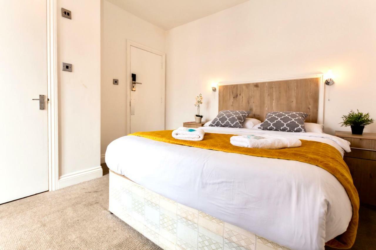 Oyo Tamtam Acton Hotel London Exterior foto