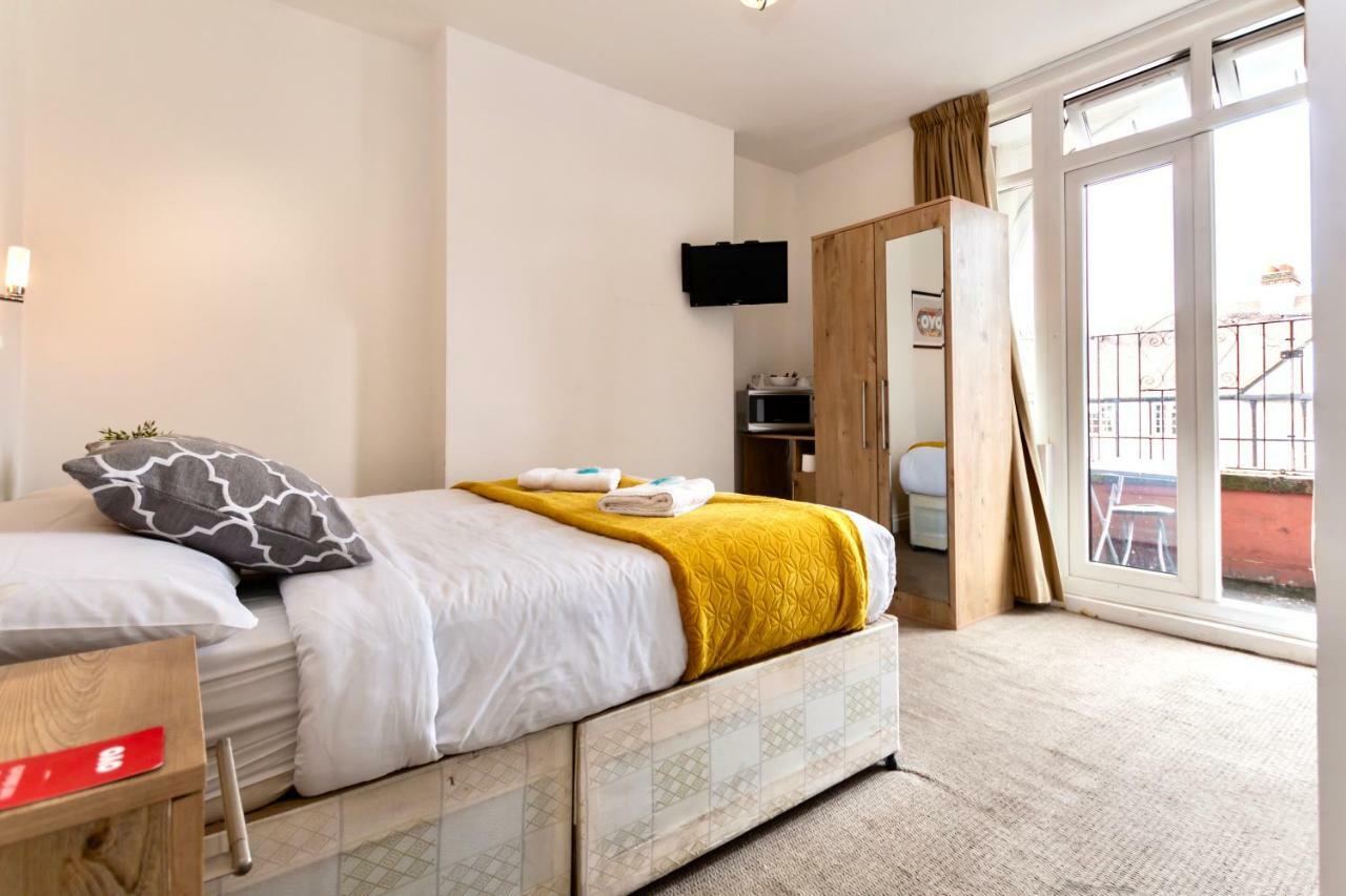 Oyo Tamtam Acton Hotel London Exterior foto