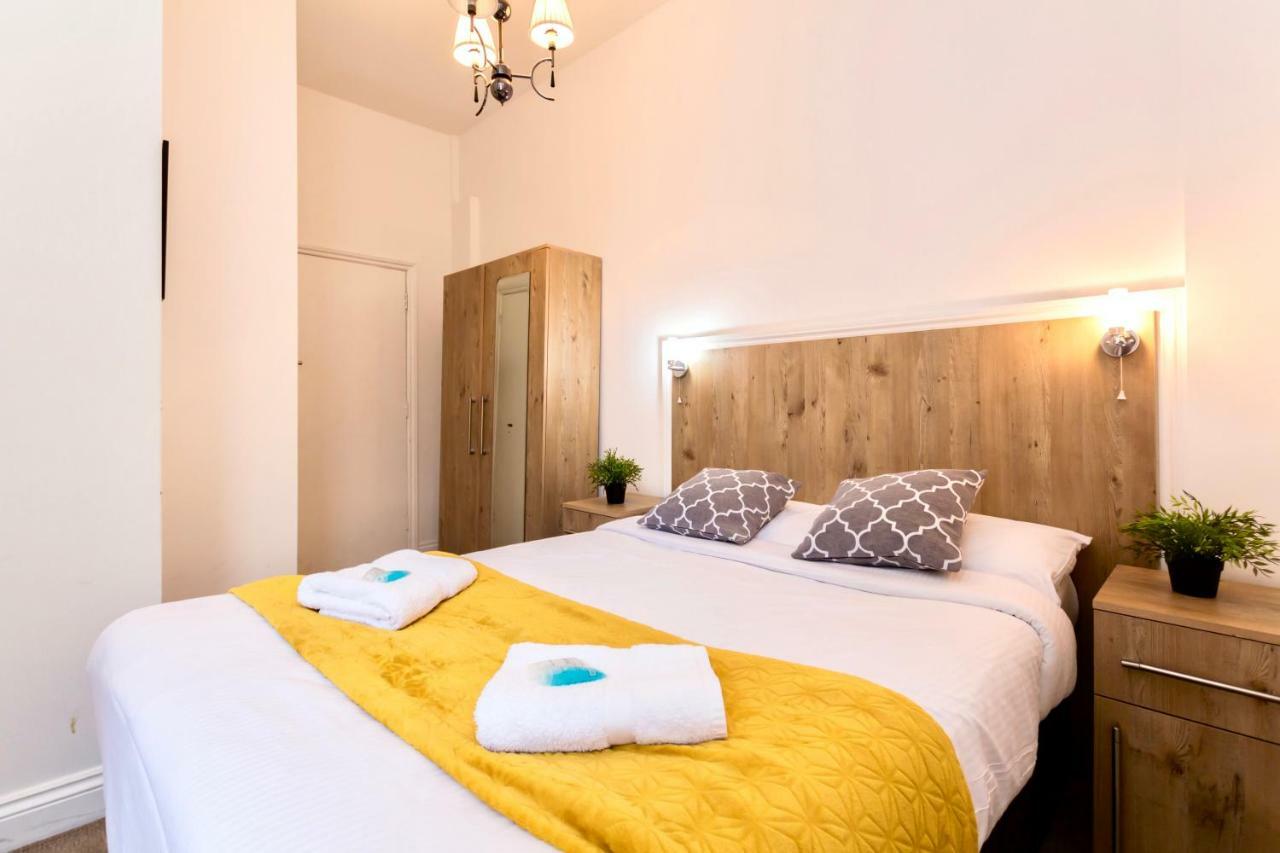 Oyo Tamtam Acton Hotel London Exterior foto